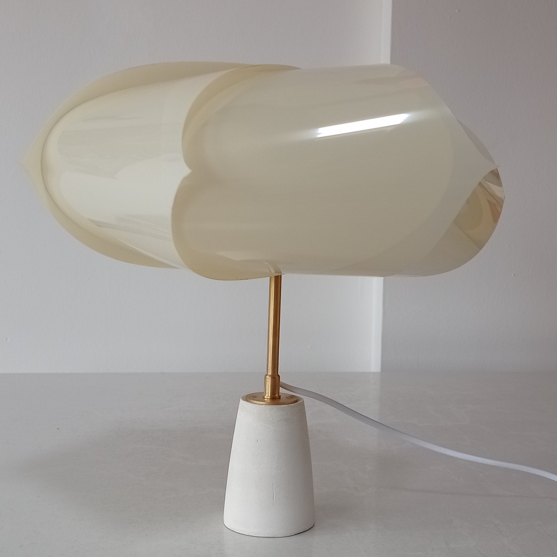 Rosa - lampe à poser, lampe éco-responsable - design responsable durable - matériaux revaloriser