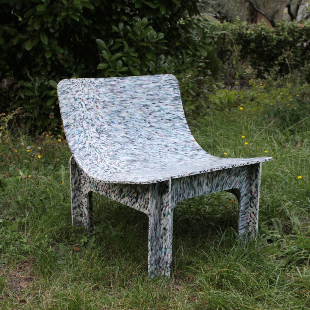 chaise de jardin Moon faite en plastique recycler