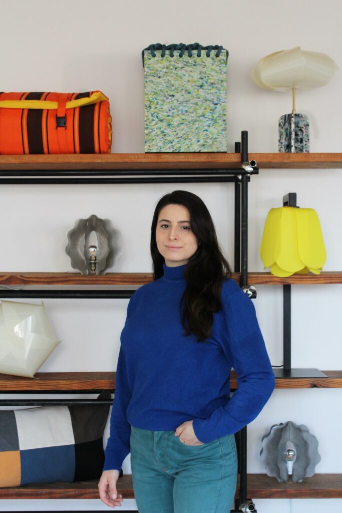 Portrait de la designer Eva Leroi fondatrice de l'entreprise Evalorise eco-designer spécialisée dans la revalorisation et le recyclage de déchet et rebuts industriel