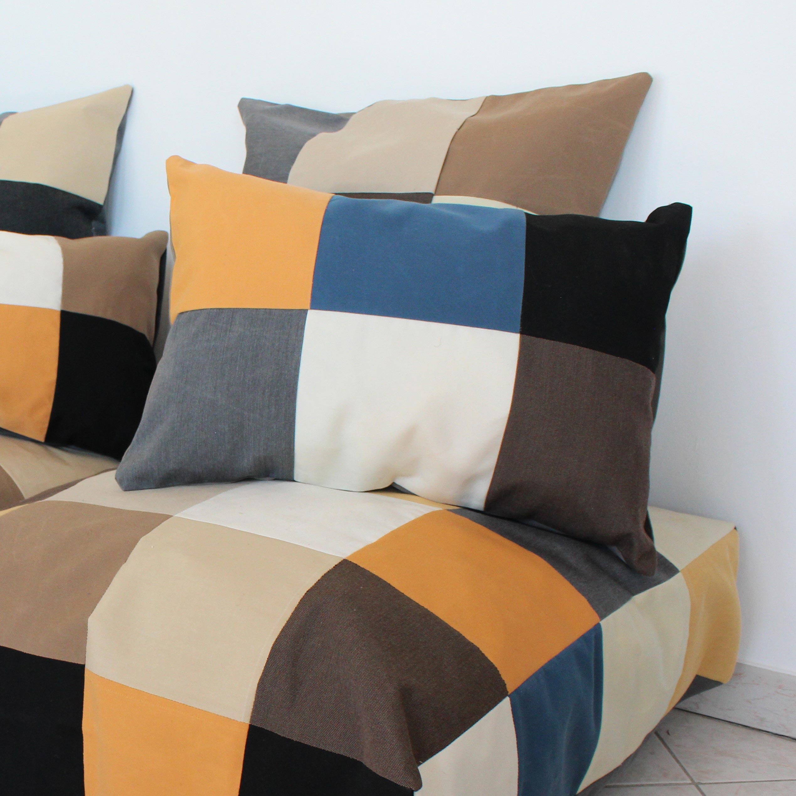 Grand pouf déhoussable en tissu et mousse upcyclé coloré